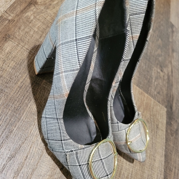 Charlotte Russe Plaid Women's Heels with Gold Accent - Picture 3 of 7